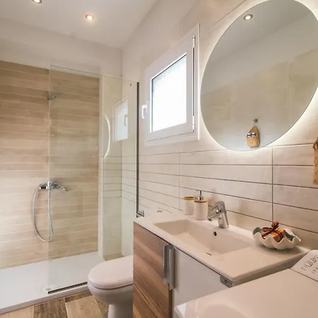 شقة Miltonia Kastanéa